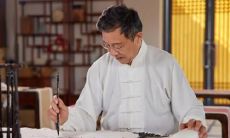 右手小指上的痣能带来孙辈财运,人口繁荣,安享晚年的幸福生活