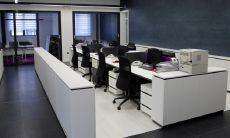 93年生肖鸡如何与其他生肖相配，并探讨属牛女与男鸡的长久夫妻关系