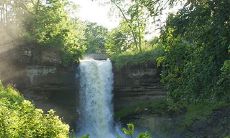 根据五行学说解析水多女孩子的面相特征，了解颜面气色和身体健康的关系