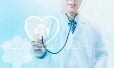 学者们说男性右手小指第三节出现痣,是具备优秀的观察能力和研究能力的象征,你知道为什么吗?