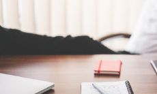 如何在小型办公室中进行最佳风水布局 - 以正方形布局为例