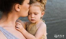 富有乡土气息的女孩名字，如翠花等，以及常用于农村的俚语小名！