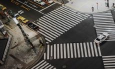 在十字路口烧纸时需要注意的忌讳,为何要保持缄默?