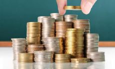 男性左手尾指上的痣有何寓意?详细解析男性左手痣表达的涵义