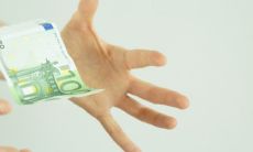 怎样判断女性是否穷困潦倒?寻找财富不足的特征