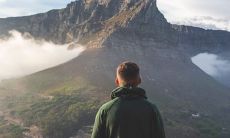 究竟带玉还是金?探究土命一等命中最厉害的是哪种宝石装饰