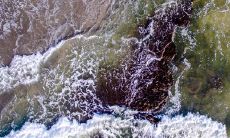 水命是否能佩戴玉石以招财?若不适合,有哪些适合水命的招财物品可以佩戴呢?