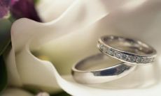 男人是否适合拥有两个妻子?如何有效解决这一矛盾?