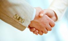 右手小拇指上出现痣意味着什么?手指上是否有痣是好是坏?