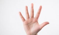 女性是否应该拜托头发,暴露额头以符合风水宜忌?来一探额头在人生运势中的微妙影响力!