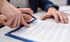 可能引发不幸的面相：探讨颧骨不丰满男性的命运和面相学偏见