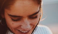 双下巴对于面相女人来说可能会造成命运不利的影响吗?