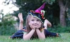 丙火命的人是否适合在水多的地方生活?丙火命出生在哪个月份才能得到更多的财富和好运?