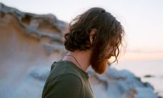 嘴巴小的男人是否享有财富上的福祉?探寻嘴型与一生财运的关联