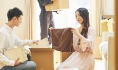 女人肿眼泡的面相分析:从眼睛面相学角度探究肿眼泡对女性面相的影响