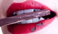 女性的32颗牙齿是否影响其社交地位?留有门牙缝隙是否能获得幸运?