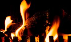 女性在梦中遭遇烈火焚烧自身,所预示的意义是什么?