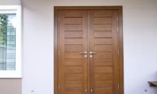 如何选择卫生间对着入户门挂什么好？在大门口摆放哪三样东西最能带来兴旺气息？