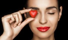 嘴唇大又薄的女面相好吗 唇部博厚解析