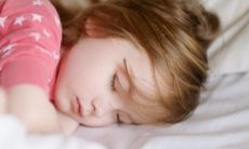 睡觉千万不可头朝北 最正确的方向是朝哪边