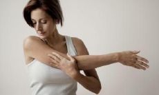 嘴歪的女人不吉利吗 嘴歪的面相好不好