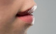 嘴唇上薄下厚说明什么 这样的面相好吗