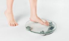 女子鼻梁有节的人性格不好 人品也不行