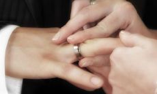 属虎男和属马女适合做夫妻吗 婚姻能长长久久吗