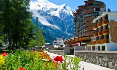 殷煜辉姓名评分82分