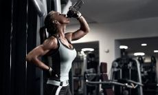 白玉王姓名评分65分