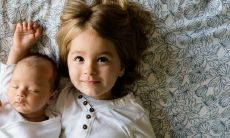 两个孩子一个猴一个虎怎么办