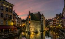 闵文艳姓名评分81分