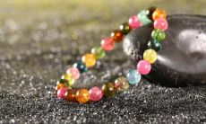 2022年属蛇犯太岁开运饰品必须是请的吗